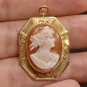 Antique Art Deco 1920s 10k Yellow Gold, Hand Carved Natural‎ Shell Cameo Pendant